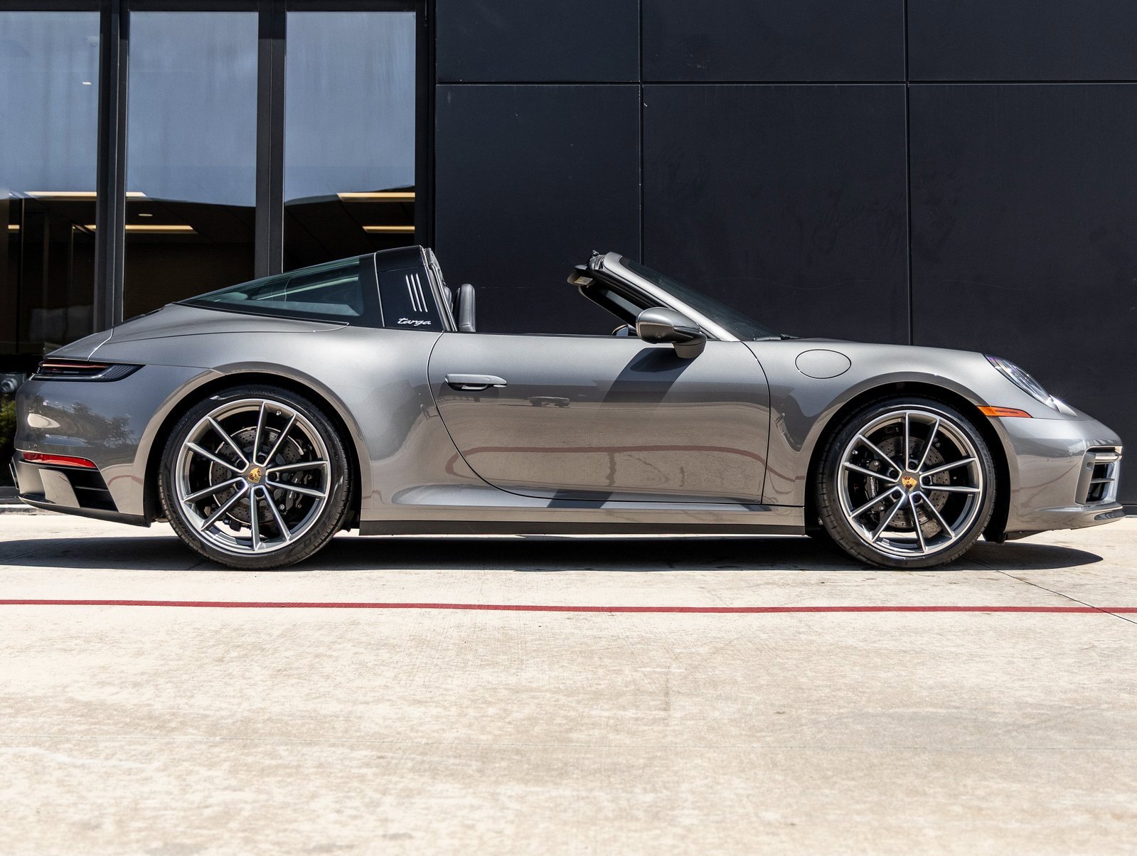 Used 2024 Porsche 911 Targa 4S w/ Premium Package image 13