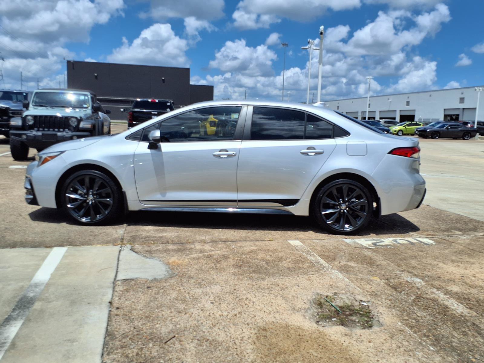 Used 2024 Toyota Corolla SE FWD image 25