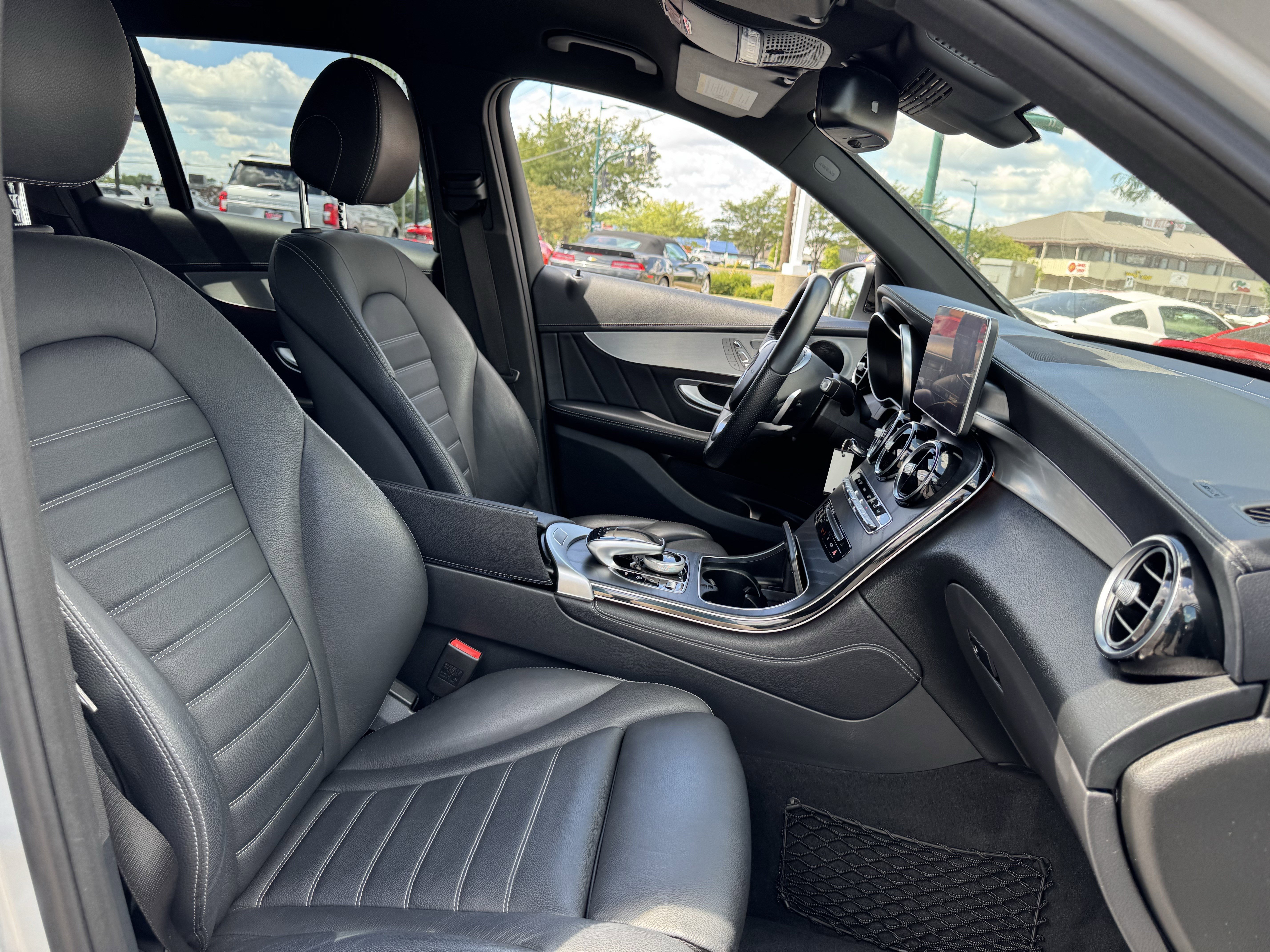 Used 2018 Mercedes-Benz GLC 43 AMG 4MATIC image 39