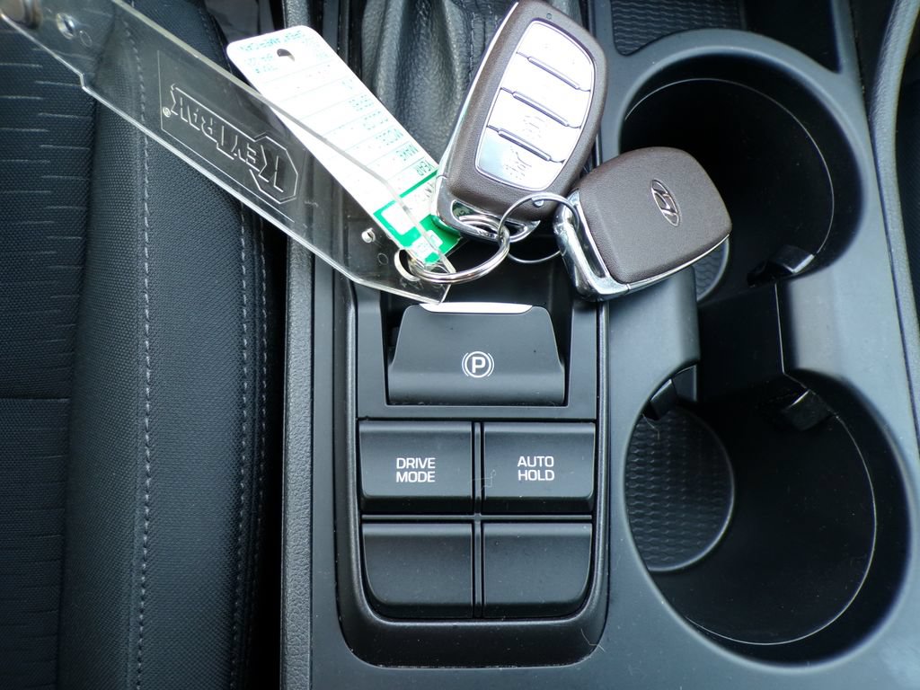 Used 2020 Hyundai Tucson Sport FWD image 29