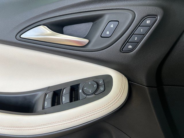 Used 2024 Buick Encore GX Avenir w/ Avenir Convenience Package image 30