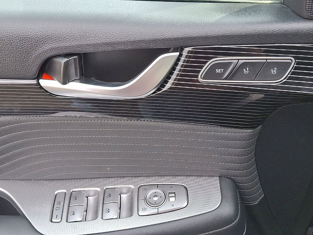 Used 2023 Hyundai Palisade Calligraphy w/ Winter Package image 10