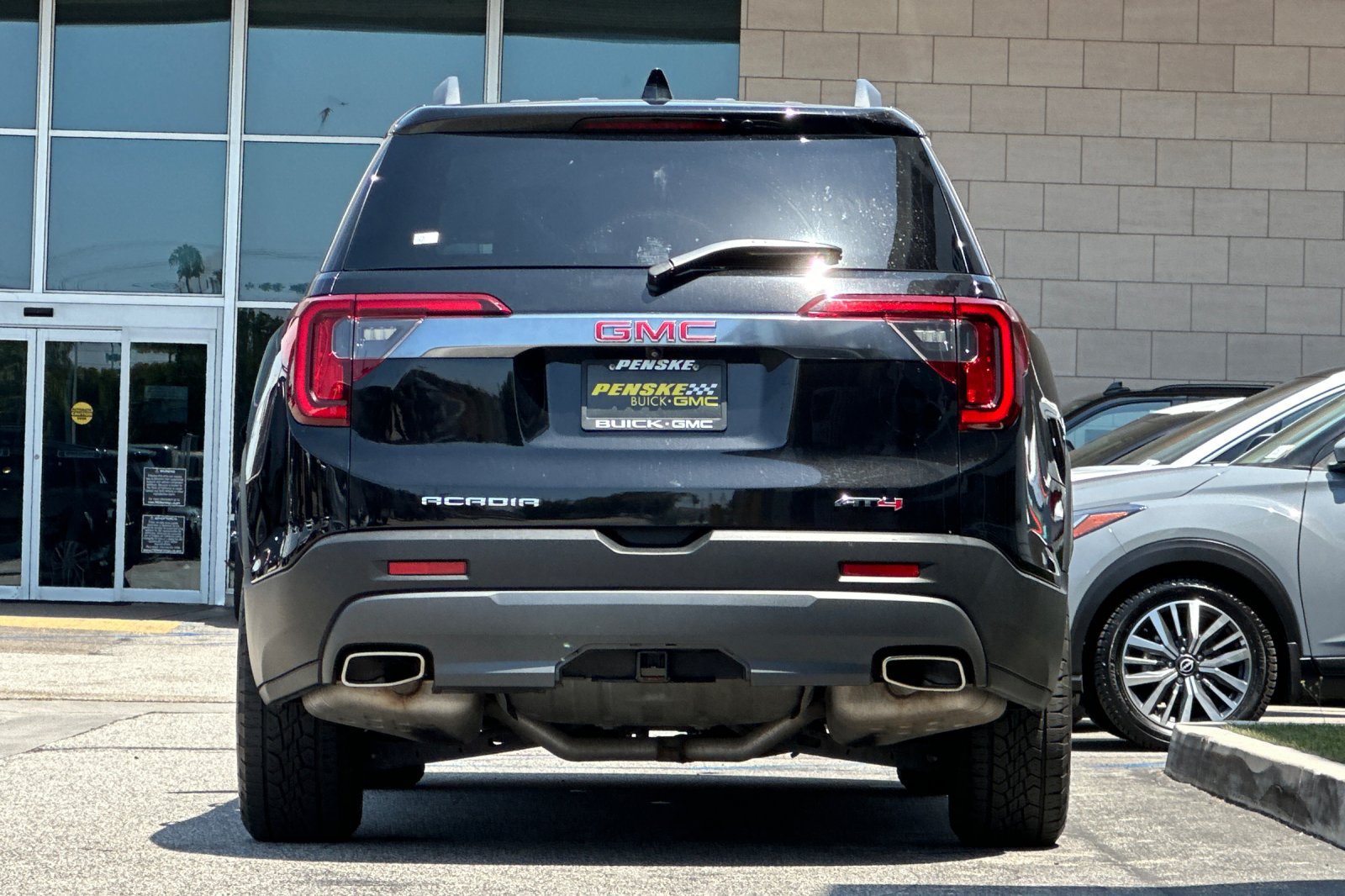 Certified 2023 GMC Acadia AT4 AWD/4WD image 5
