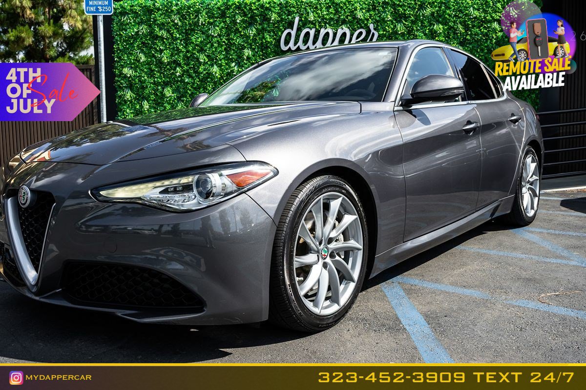 Used 2017 Alfa Romeo Giulia RWD image 2