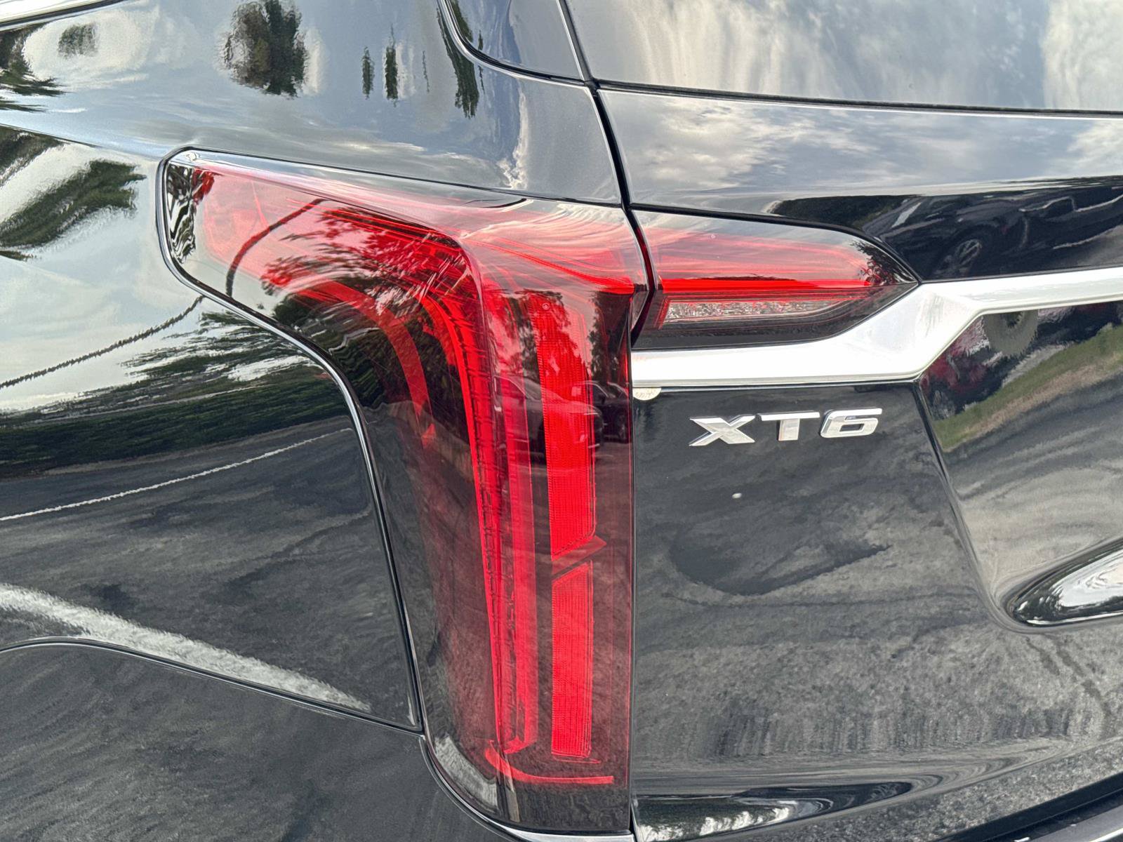Certified 2024 Cadillac XT6 Premium Luxury w/ Technology Package FWD image 11