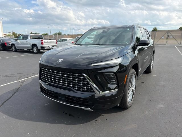 Used 2026 Buick Enclave Avenir AWD/4WD image 2