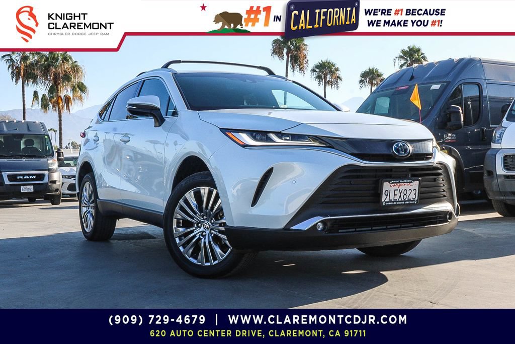 Used 2024 Toyota Venza XLE AWD/4WD image 1
