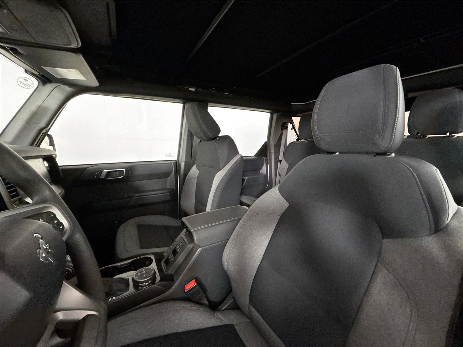 Used 2025 Ford Bronco 4-Door AWD/4WD image 3
