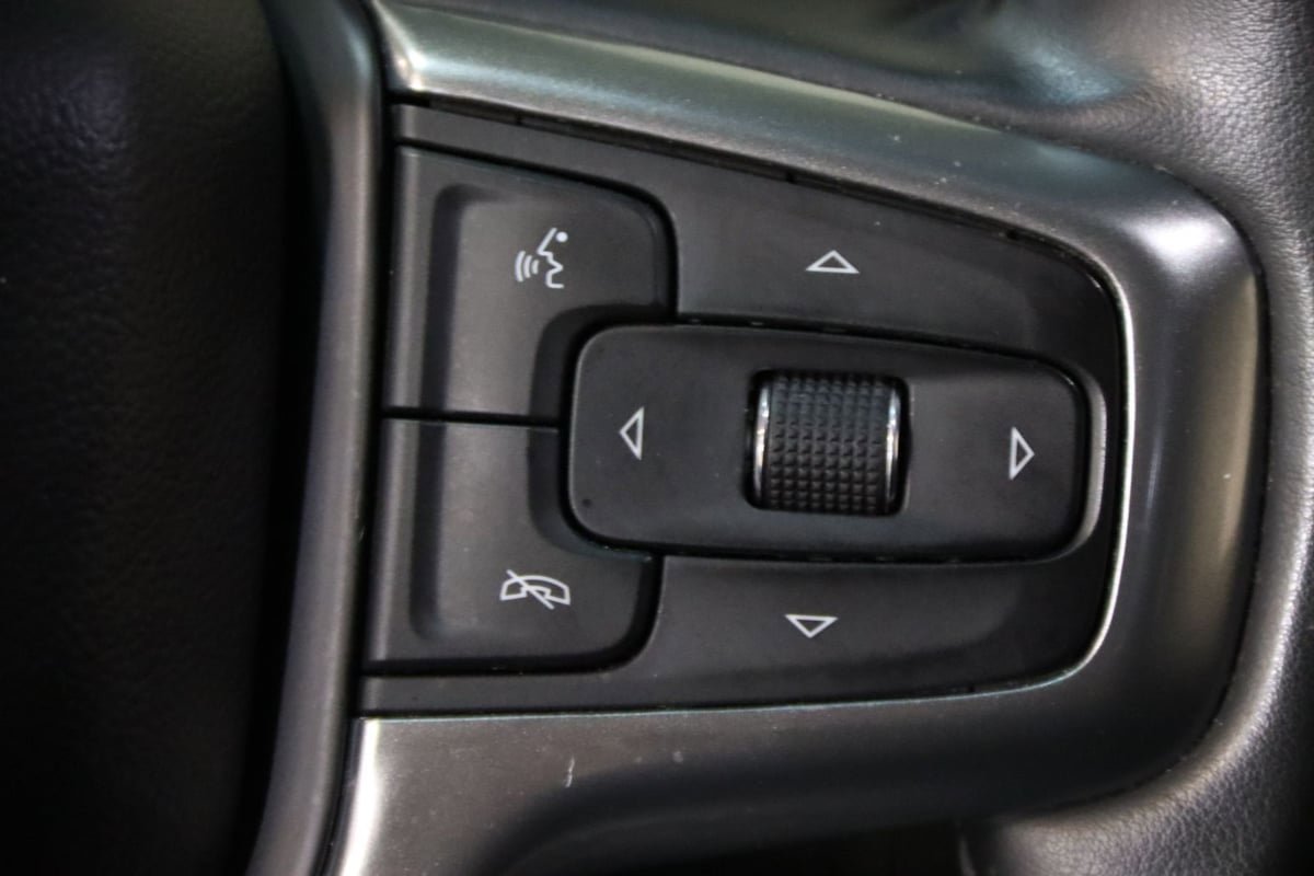 Used 2023 Chevrolet Suburban Premier AWD/4WD image 21