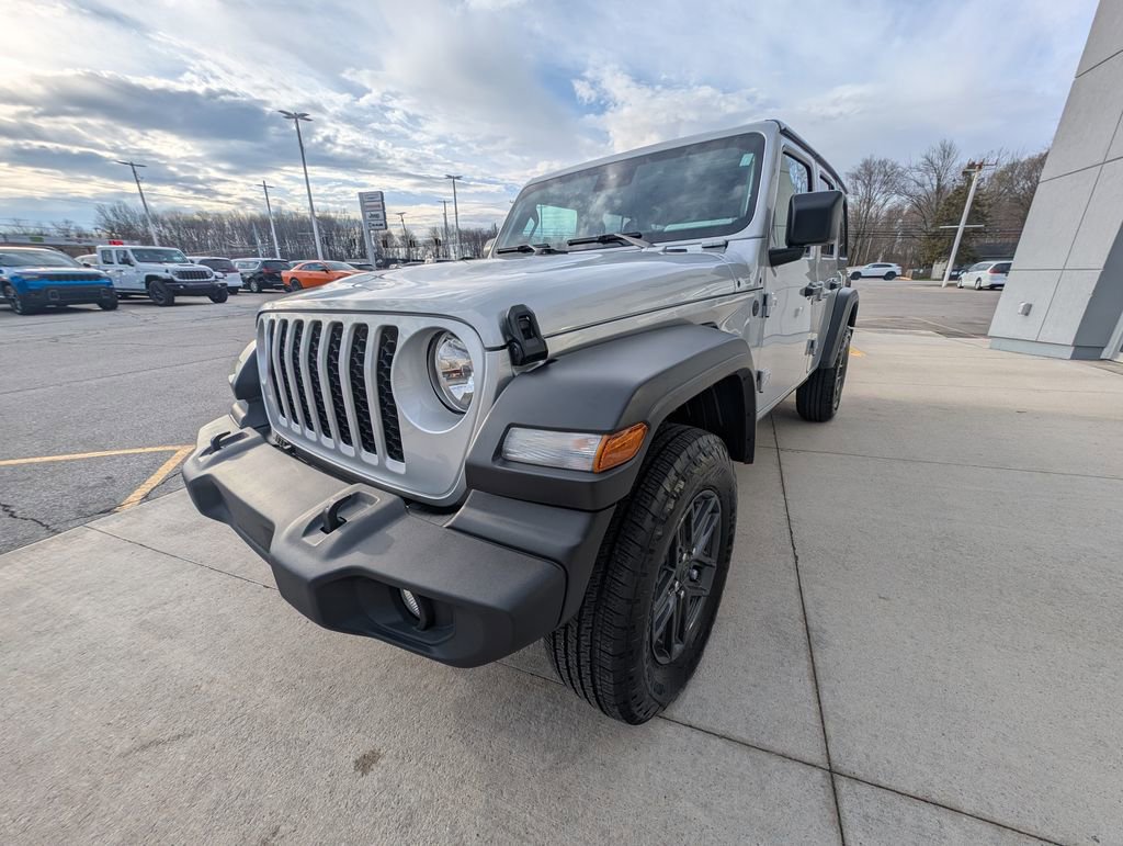 Used 2024 Jeep Wrangler Sport S image 8