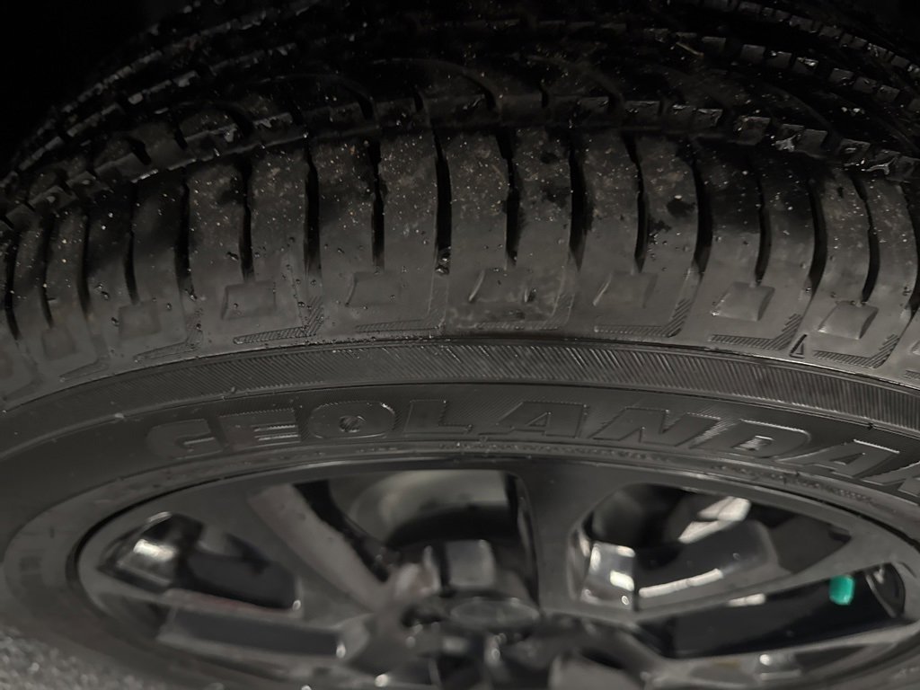 New 2026 Jeep Compass Latitude image 13