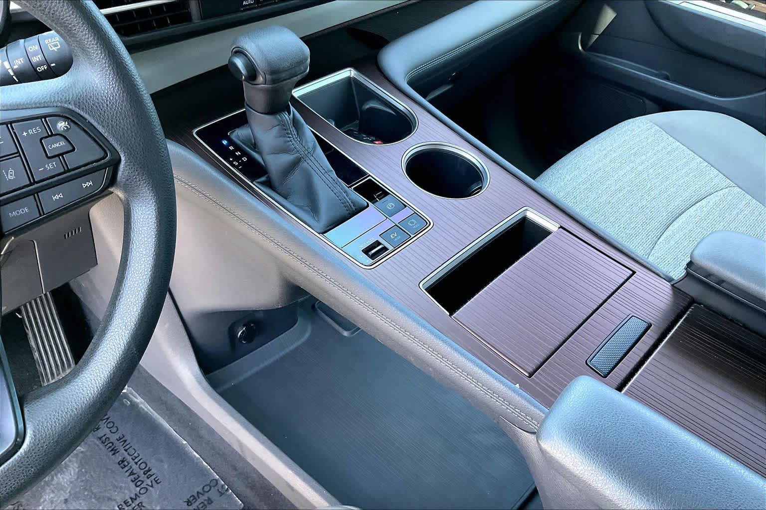 Certified 2022 Toyota Sienna LE FWD image 16