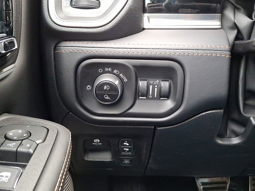 New 2026 RAM 1500 Tungsten w/ Trailer Tow Group image 17