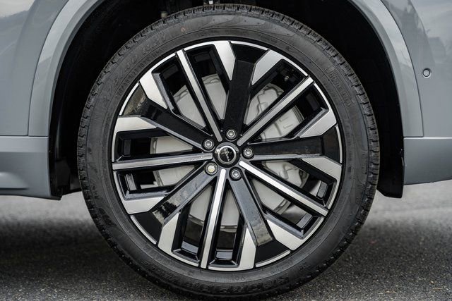 New 2026 Volvo XC90 B6 Plus w/ Protection Package Premier image 16