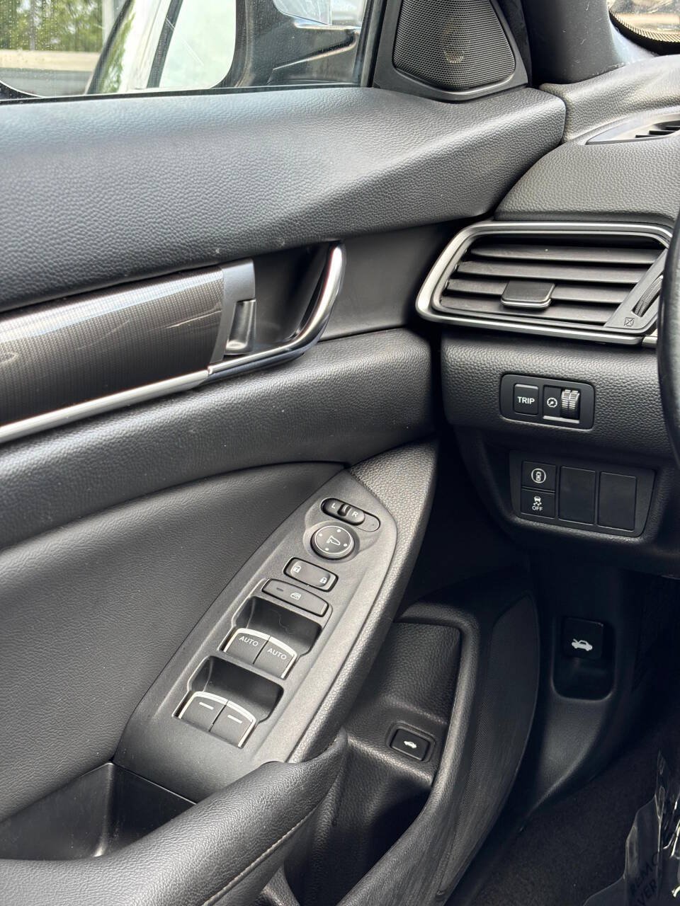 Used 2019 Honda Accord Sport image 27