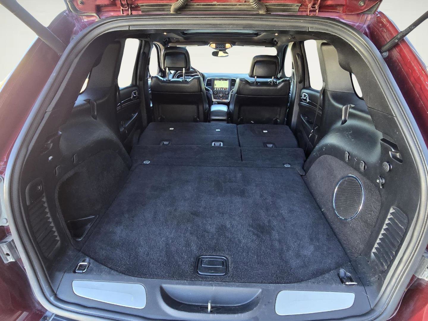 Used 2018 Jeep Grand Cherokee Overland image 32