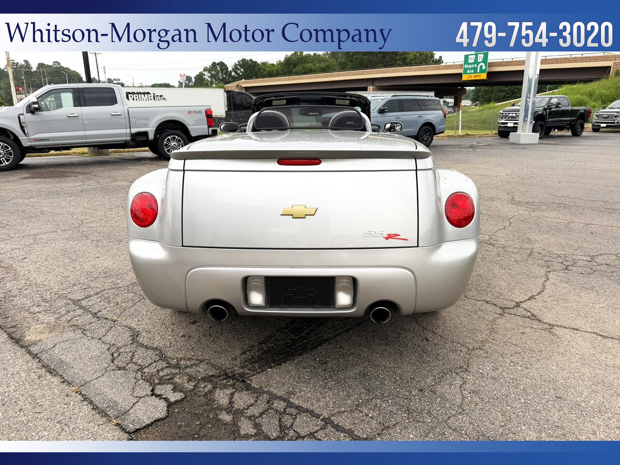 Used 2005 Chevrolet SSR w/ Preferred Equipment Group RWD image 11