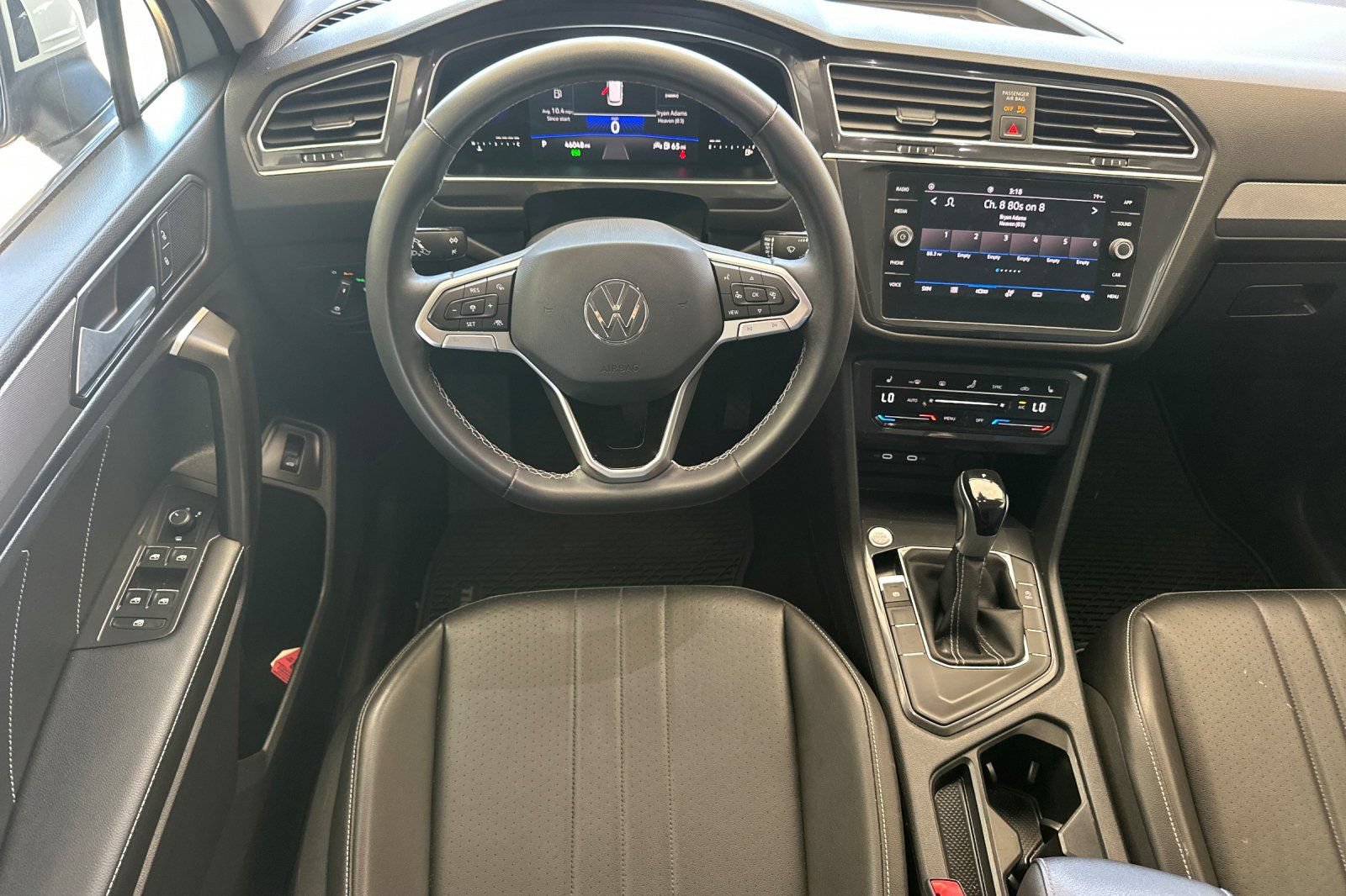Used 2022 Volkswagen Tiguan SE FWD image 14