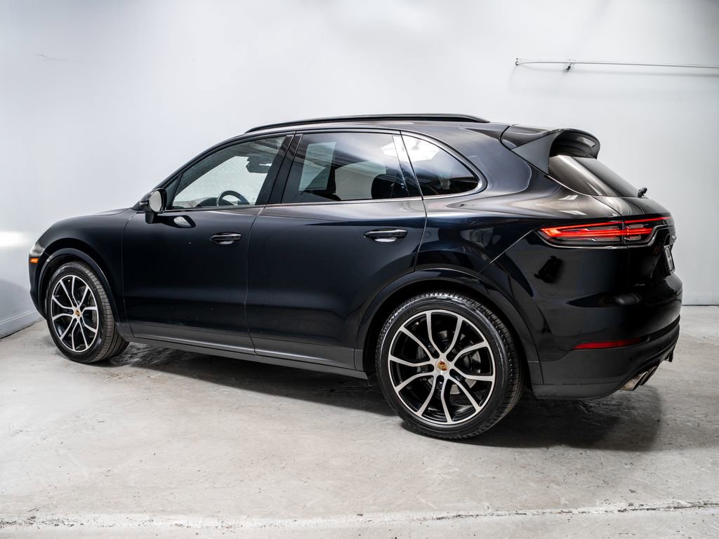 Used 2022 Porsche Cayenne S AWD/4WD image 2