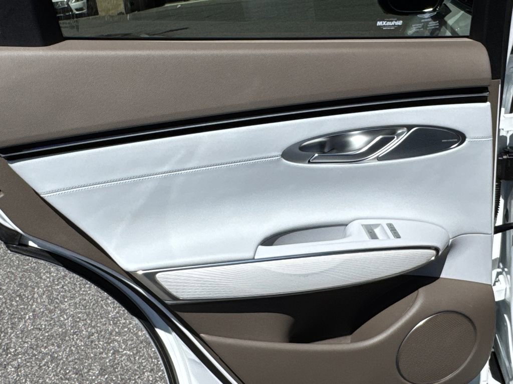 Used 2026 Genesis GV70 2.5T Advanced image 22