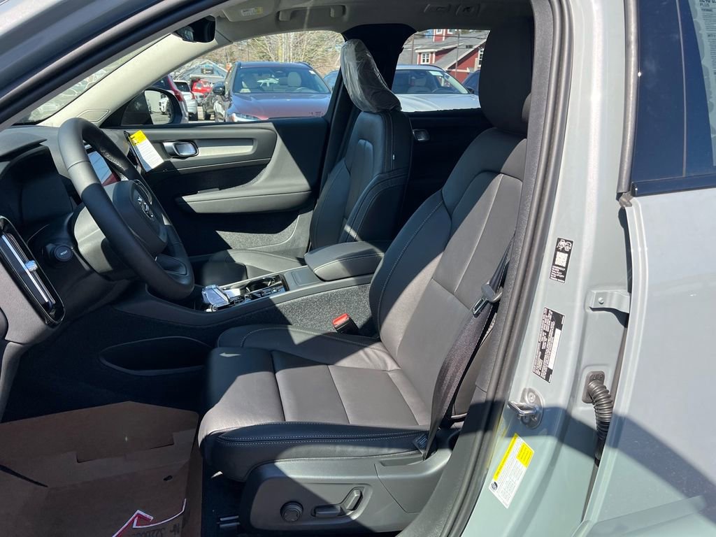 New 2026 Volvo XC40 B5 Plus w/ Climate Package AWD/4WD image 11