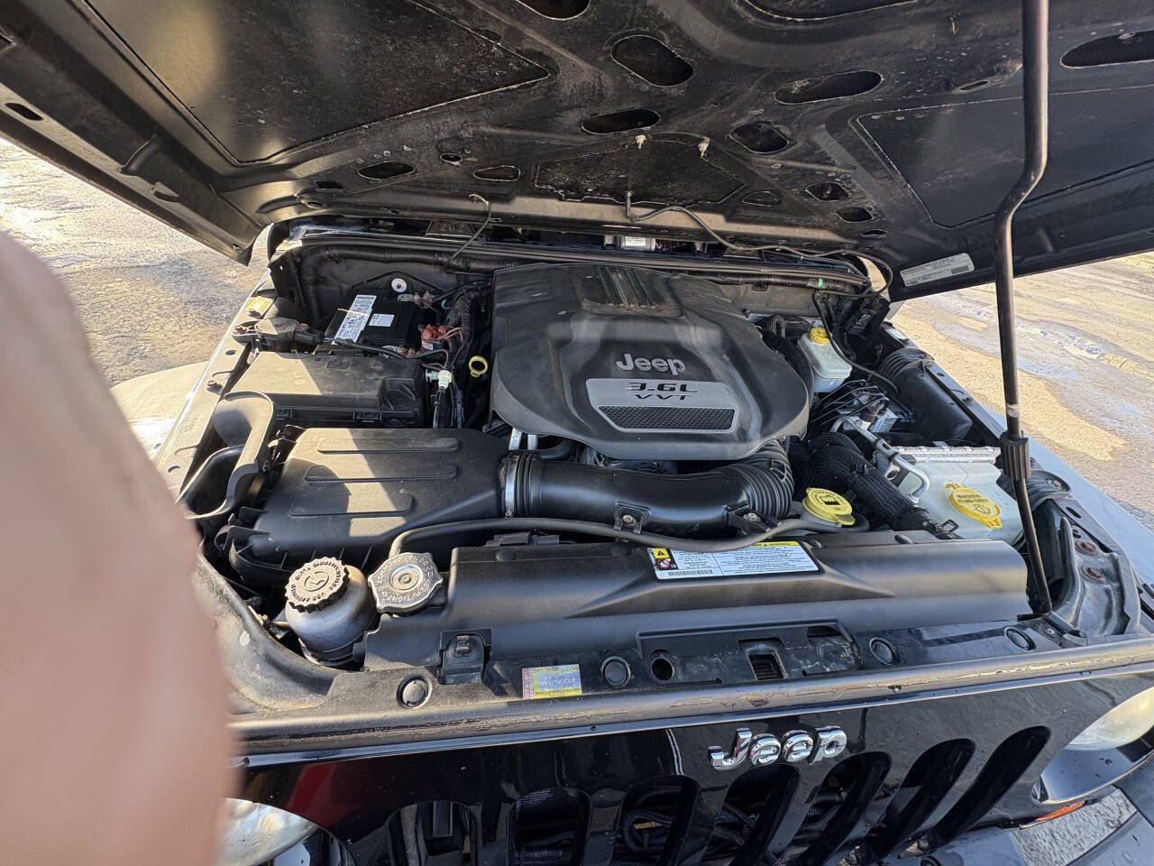 Used 2012 Jeep Wrangler Sport w/ Connectivity Group AWD/4WD image 18