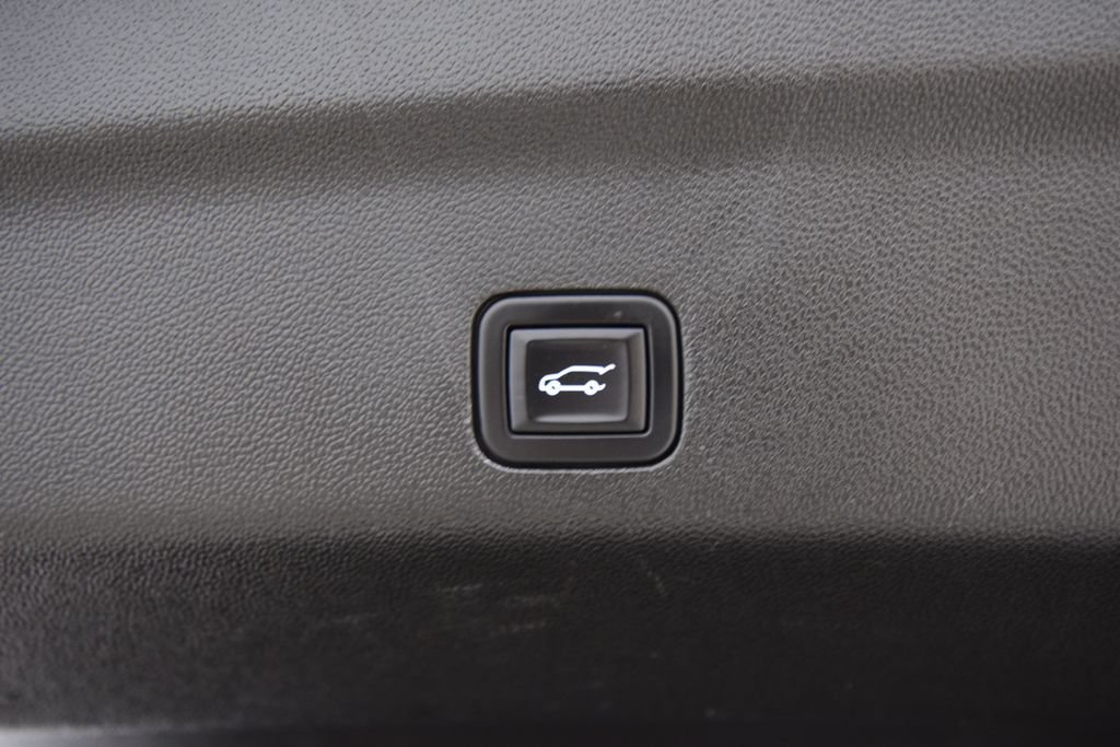 Used 2023 GMC Yukon XL Denali AWD/4WD image 28