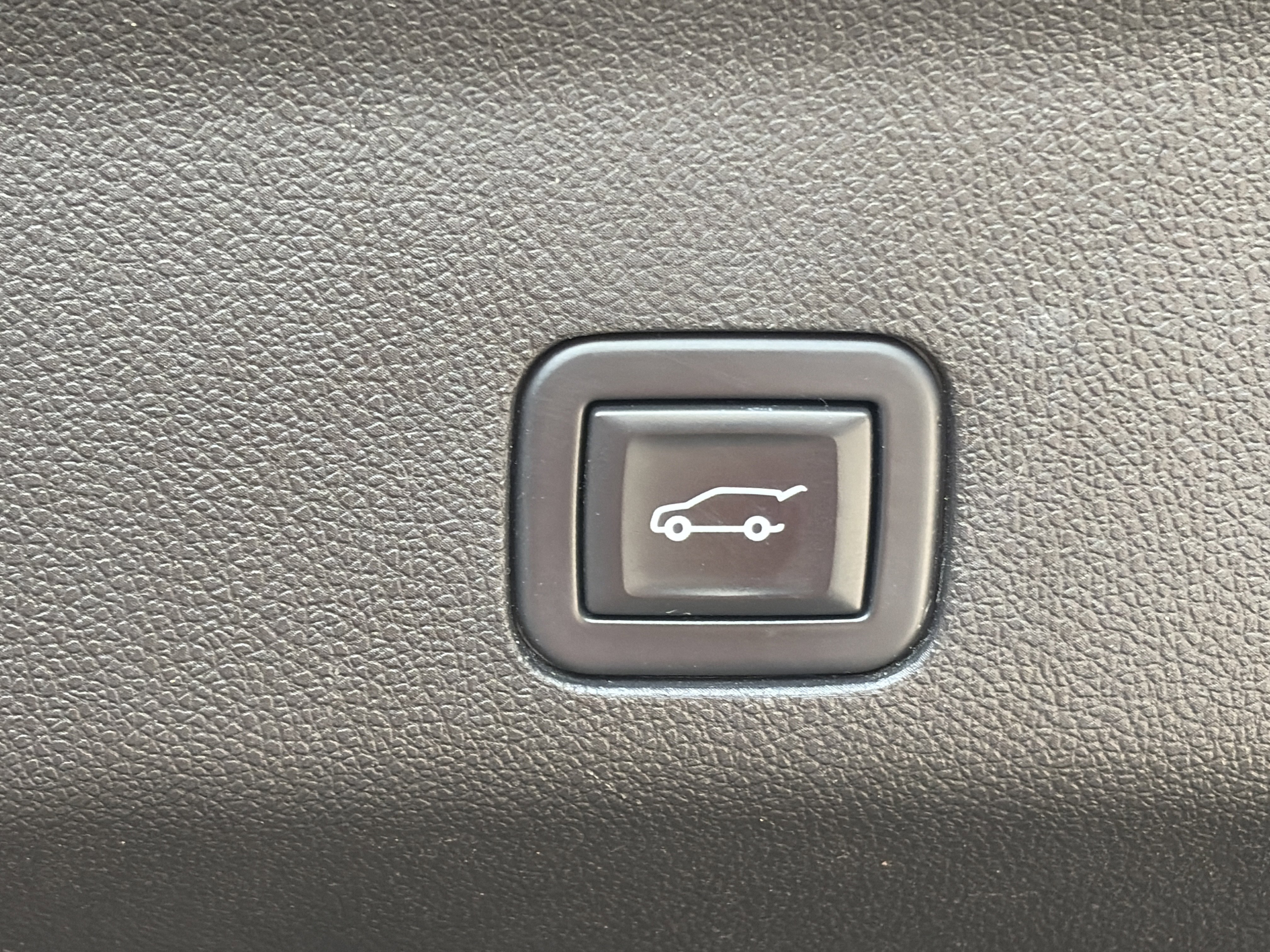 Certified 2021 Chevrolet Tahoe RST w/ Luxury Package image 17