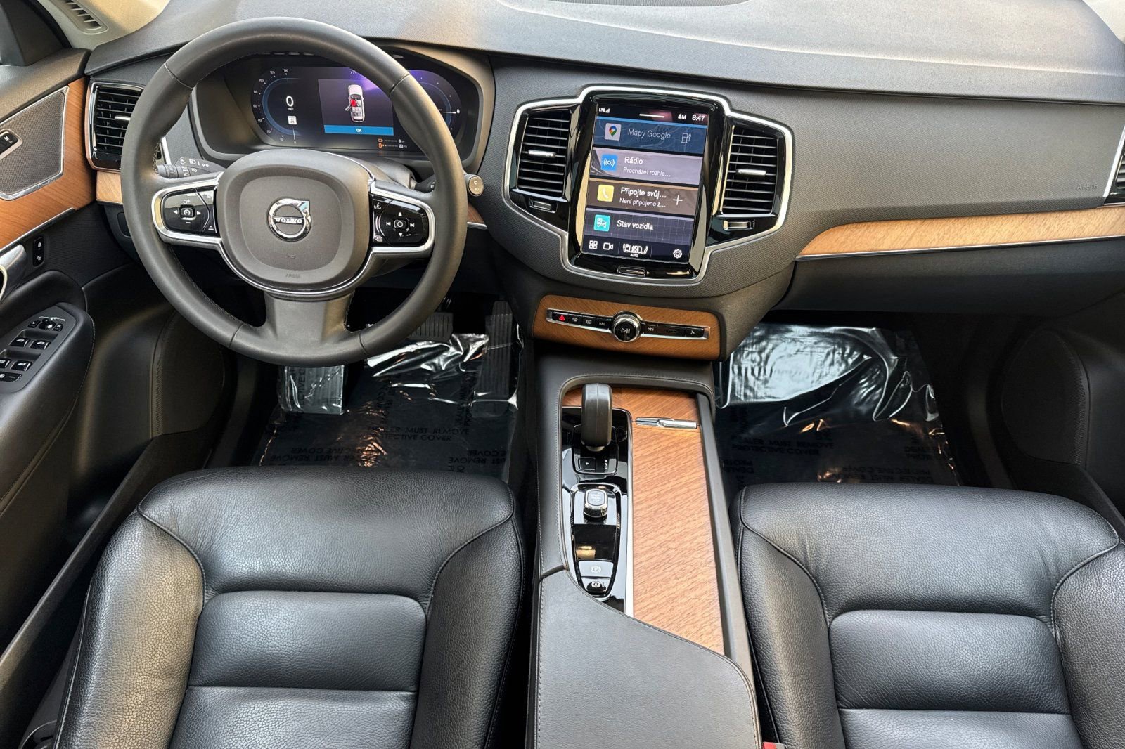 Used 2023 Volvo XC90 T8 Plus w/ Protection Package Premier image 14