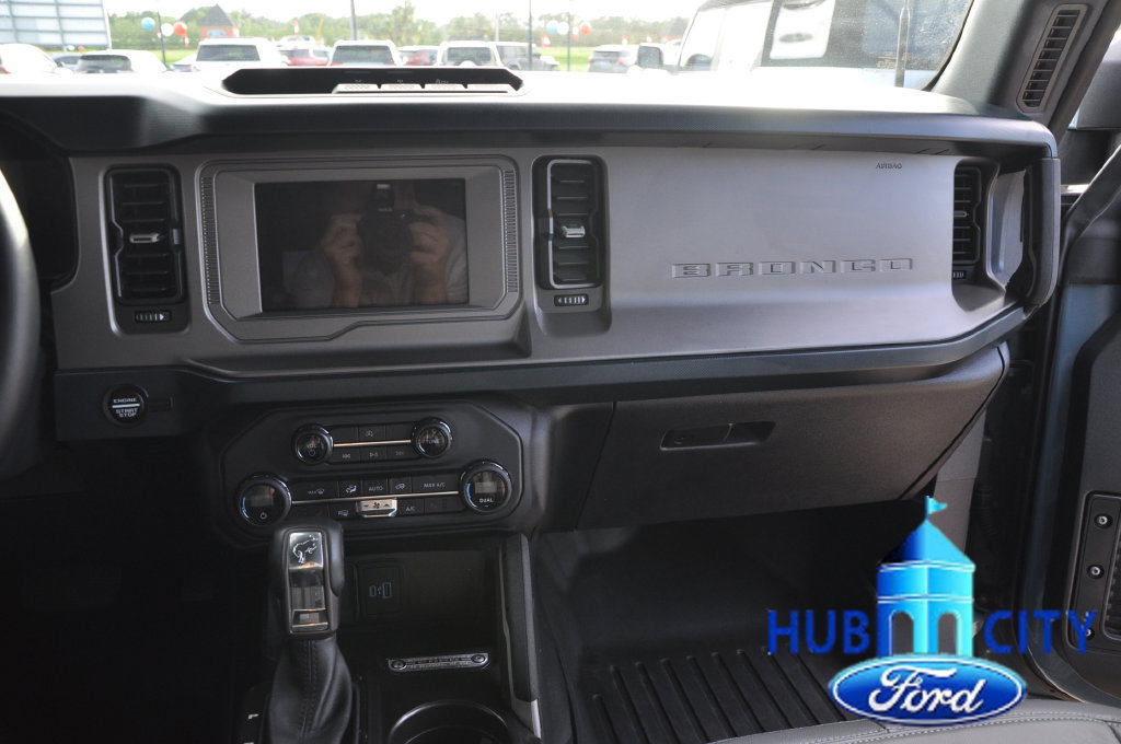 Used 2023 Ford Bronco Outer Banks AWD/4WD image 20