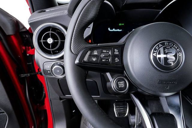 New 2025 Alfa Romeo Stelvio Sprint image 9