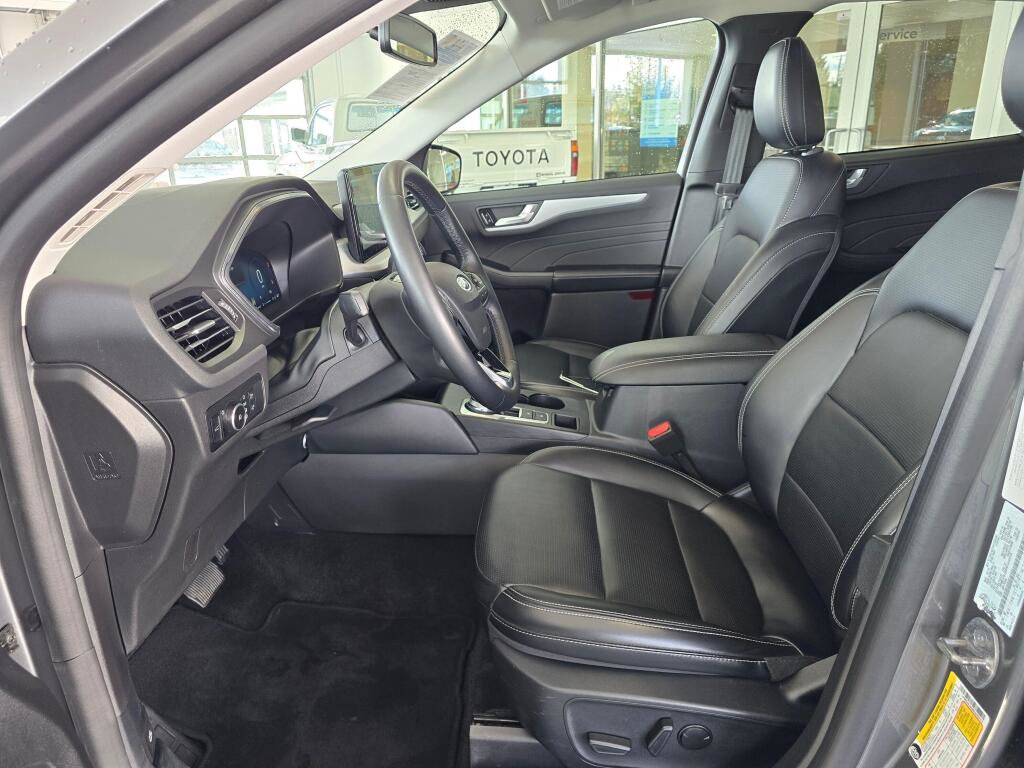 Used 2024 Ford Escape Platinum AWD/4WD image 21