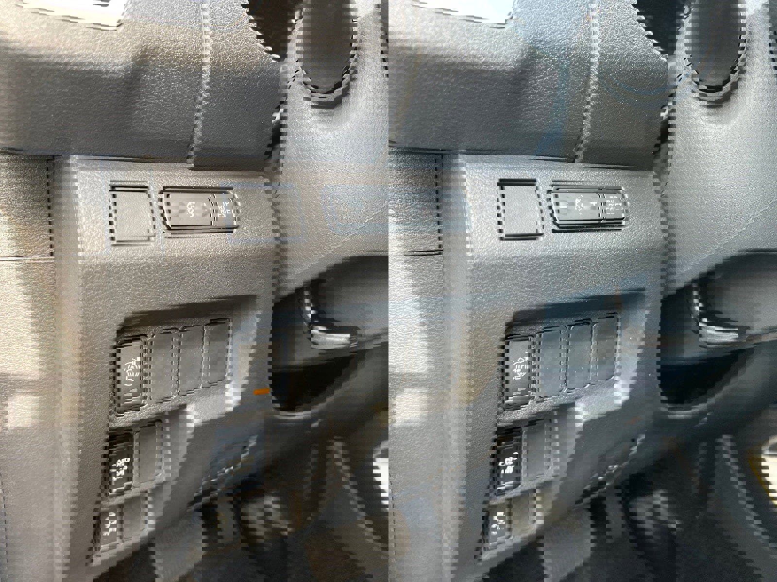 New 2026 Nissan Frontier SV w/ All-Weather Content Package RWD image 31