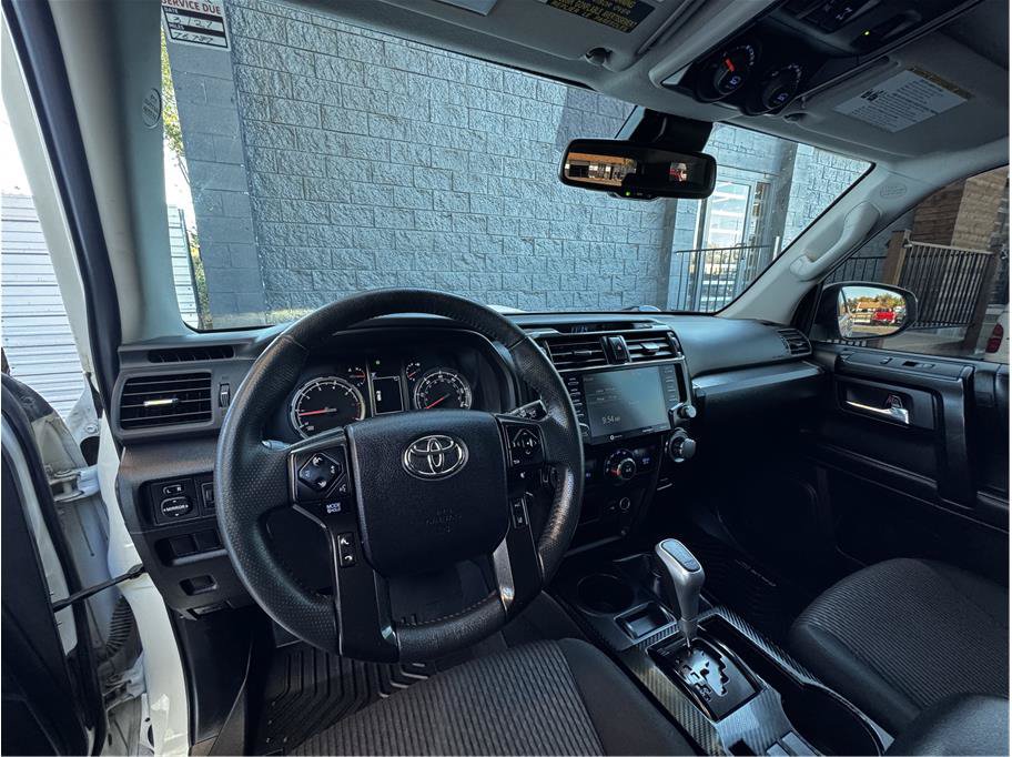 Used 2022 Toyota 4Runner TRD Off-Road AWD/4WD image 2