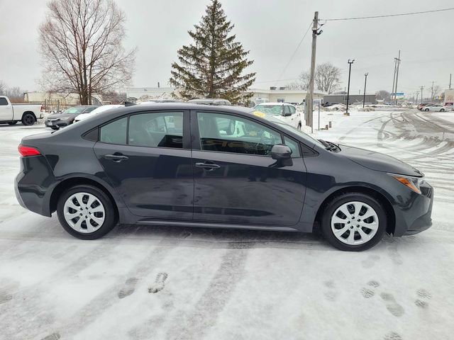 Used 2024 Toyota Corolla LE FWD image 5