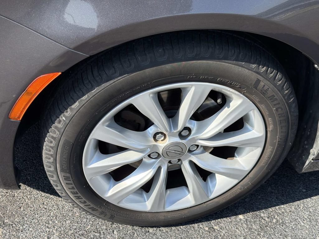 Used 2015 Chrysler 200 C FWD image 8