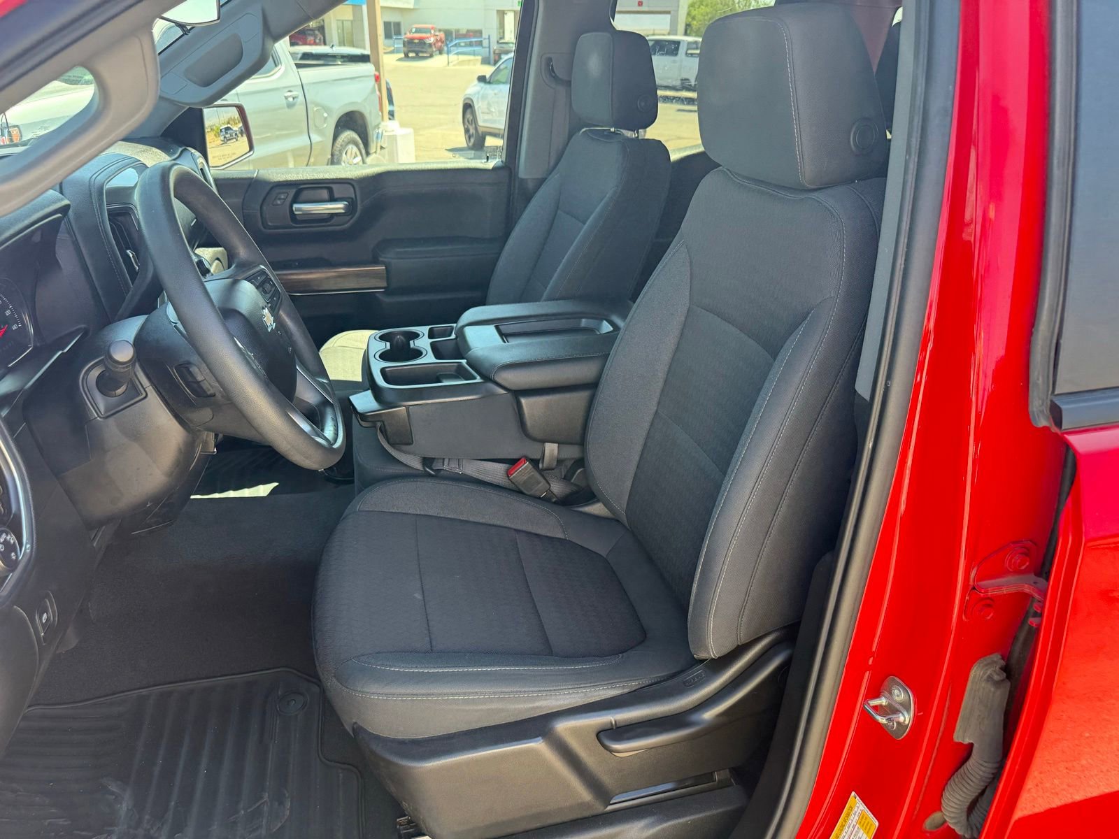 Used 2020 Chevrolet Silverado 1500 LT AWD/4WD image 28