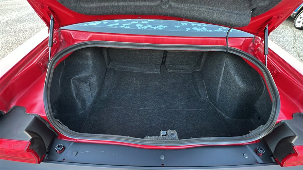 Used 2012 Dodge Challenger SXT image 10