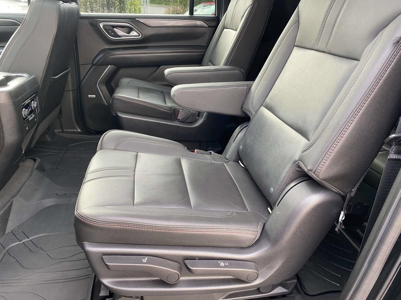 Used 2022 Chevrolet Suburban RST w/ Sport Performance Package AWD/4WD image 13