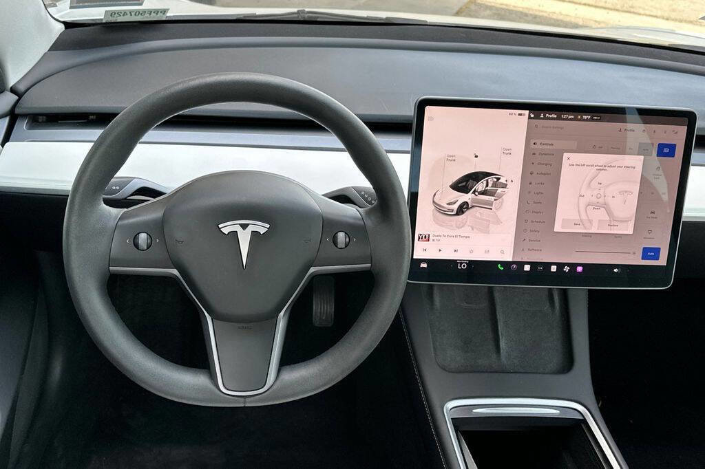 Used 2023 Tesla Model 3 Standard Range image 14