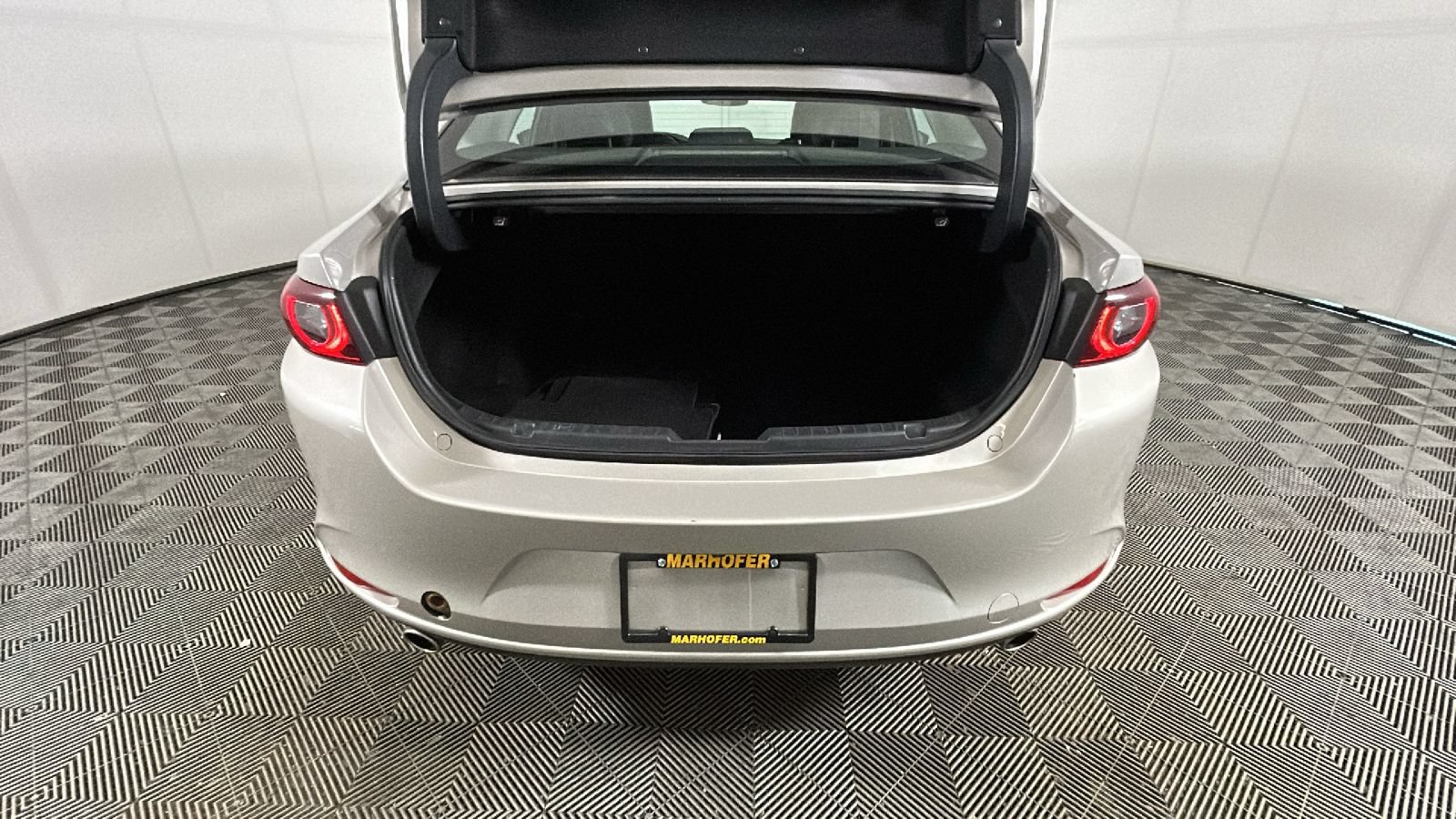 Used 2024 MAZDA MAZDA3 s FWD image 32