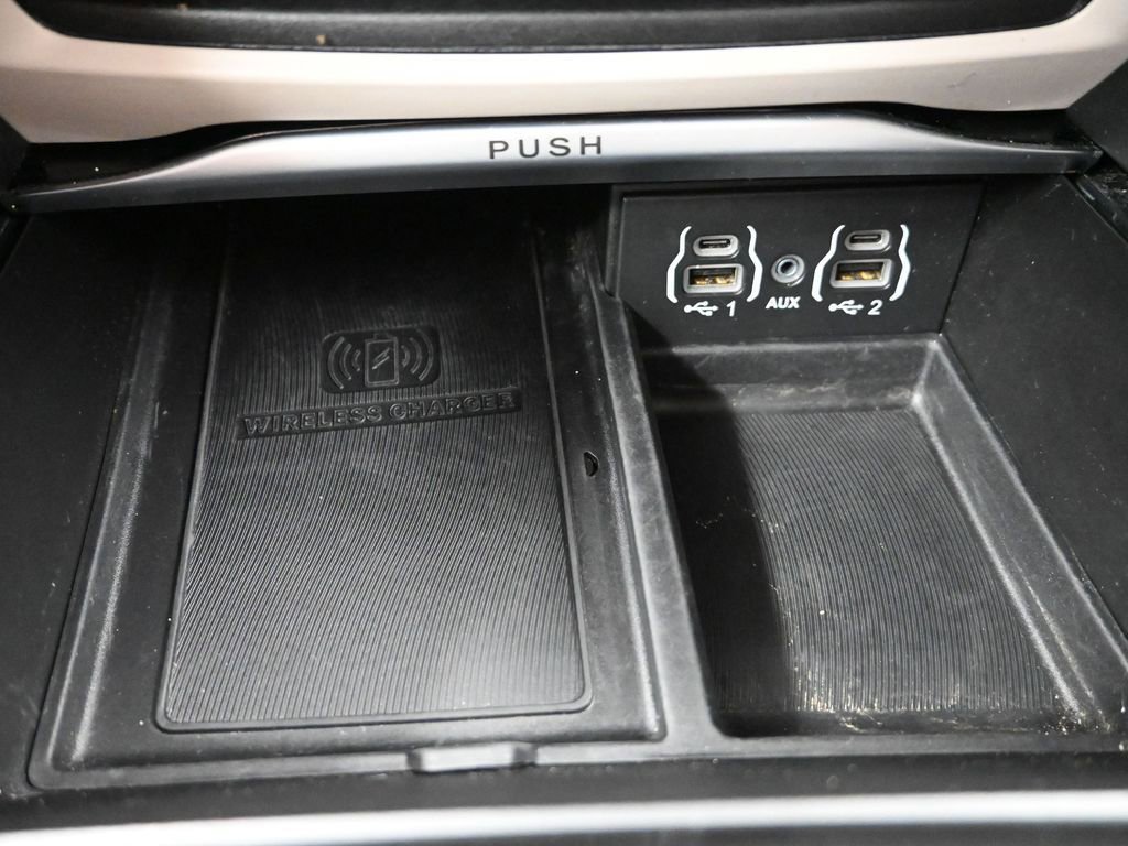 Used 2023 Chrysler Pacifica Limited image 22