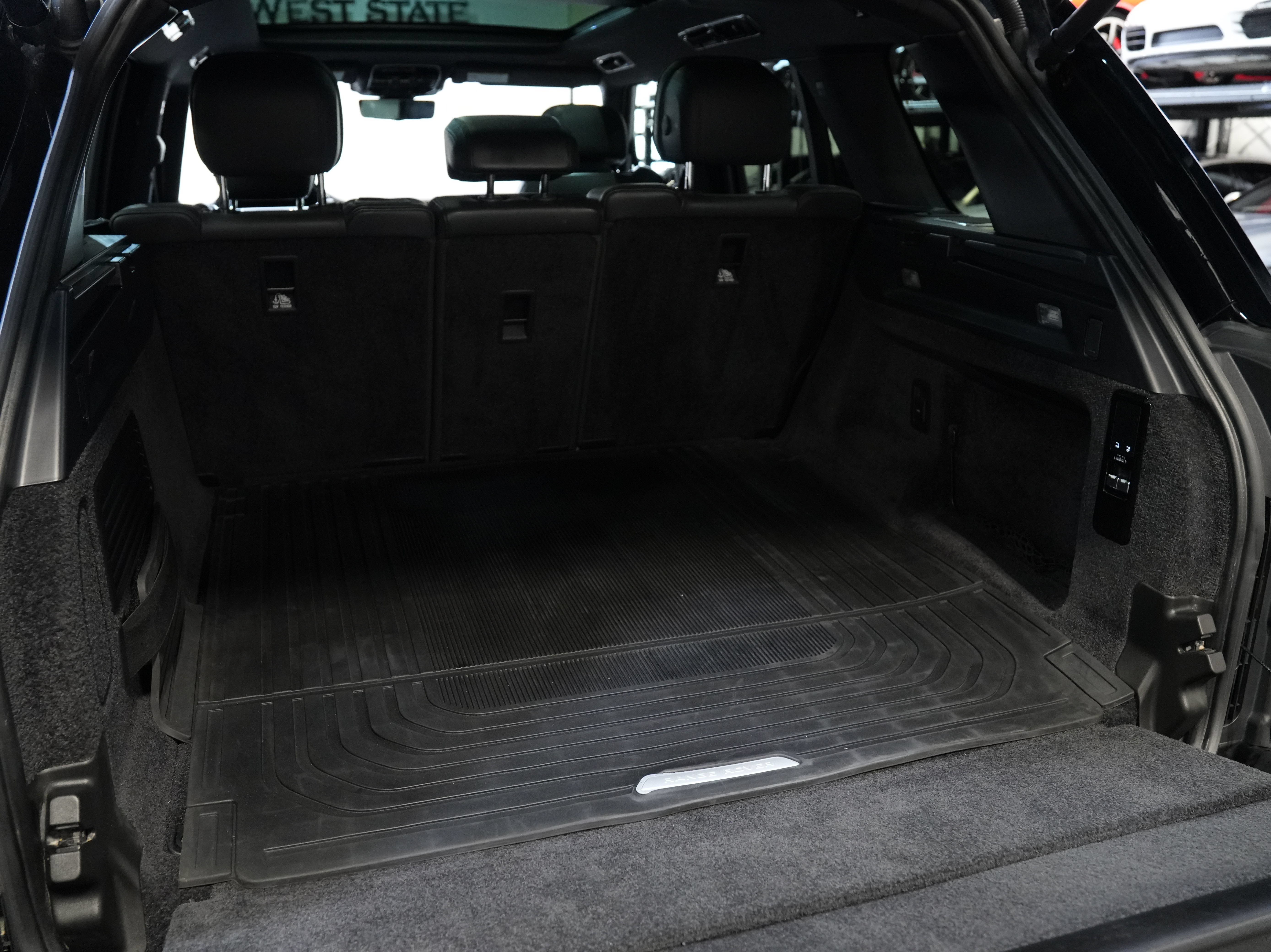 Used 2023 Land Rover Range Rover SE AWD/4WD image 48