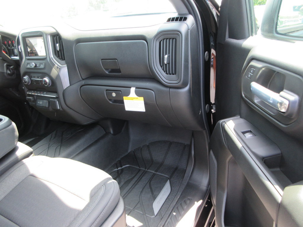 New 2026 Chevrolet Silverado 1500 Custom w/ Turbomax Blackout Package AWD/4WD image 18