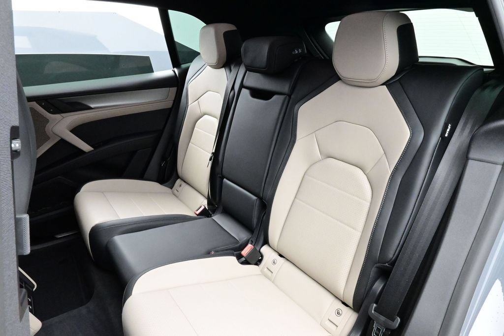 New 2026 Porsche Cayenne Electric AWD/4WD image 13