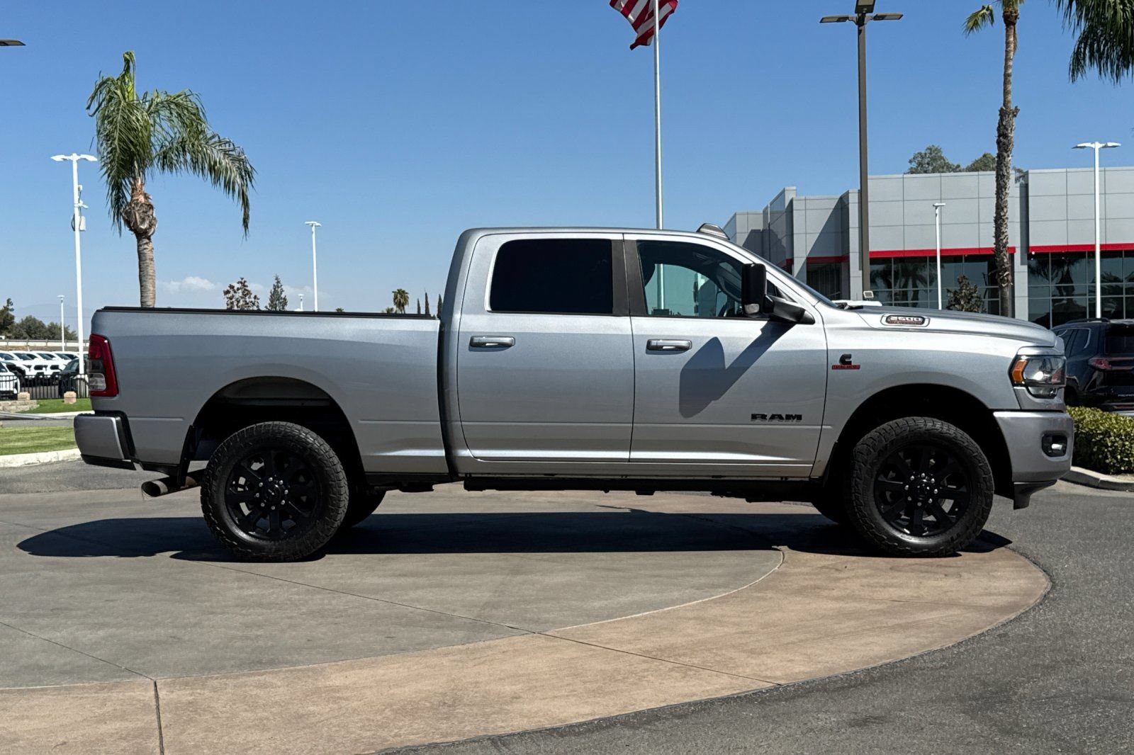 Used 2021 RAM 2500 Big Horn w/ Night Edition AWD/4WD image 3