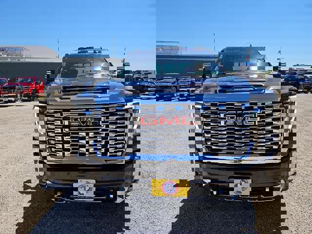 New 2025 GMC Sierra 2500 Denali w/ Denali Reserve Package image 8