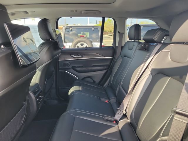 Used 2023 Jeep Grand Cherokee 4WD 4xe w/ Luxury Tech Group II image 12