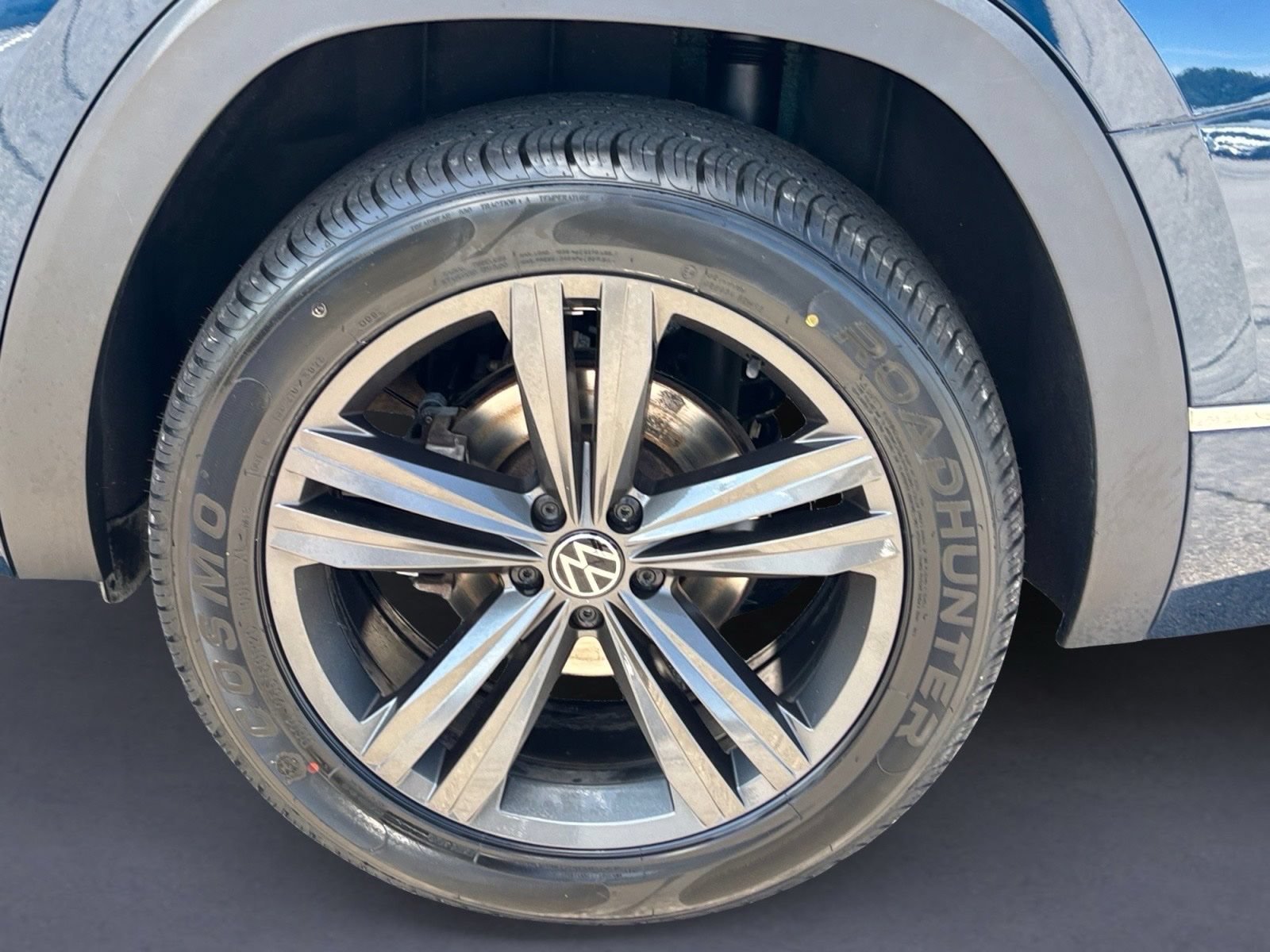 Used 2022 Volkswagen Atlas SEL R-Line AWD/4WD image 9