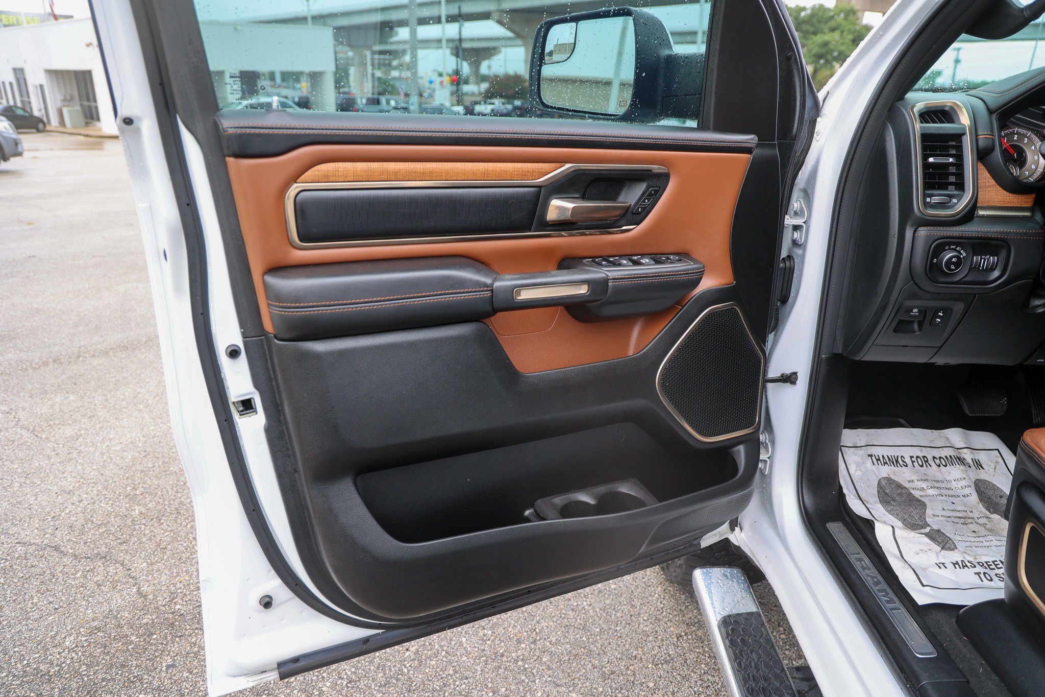 Used 2022 RAM 1500 Limited w/ Body Color Bumper Group AWD/4WD image 34